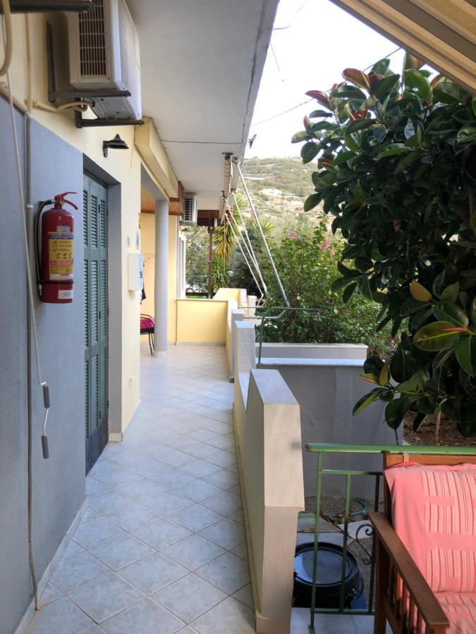 George Apartments Stoúpa Exterior photo
